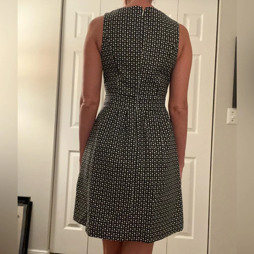 Elegant Black and White Patterned Dress - Picture 5 of 5